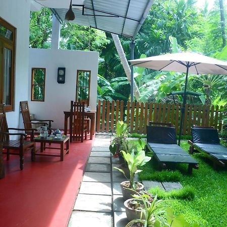 Gold Sand Resort Bentota Exteriör bild