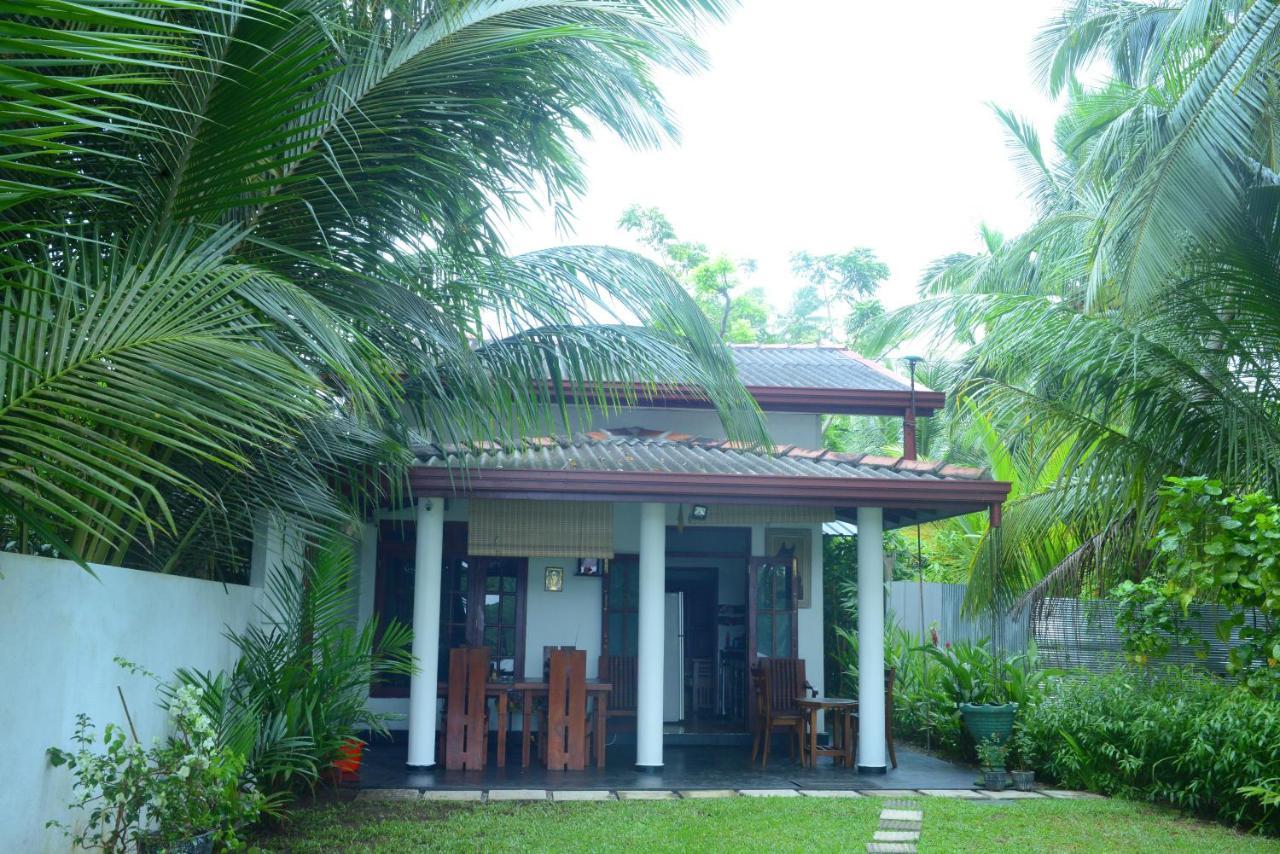 Gold Sand Resort Bentota Exteriör bild