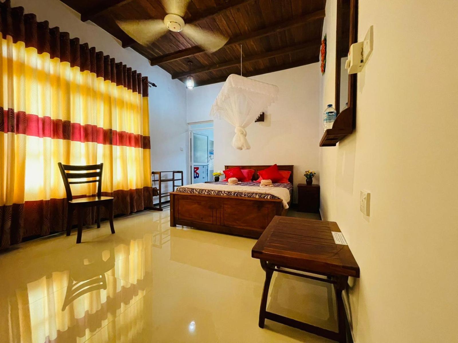 Gold Sand Resort Bentota Exteriör bild